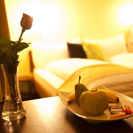 Hotel Restaurant Goldener Schluessel อัลท์ดอร์ฟ ภายนอก รูปภาพ