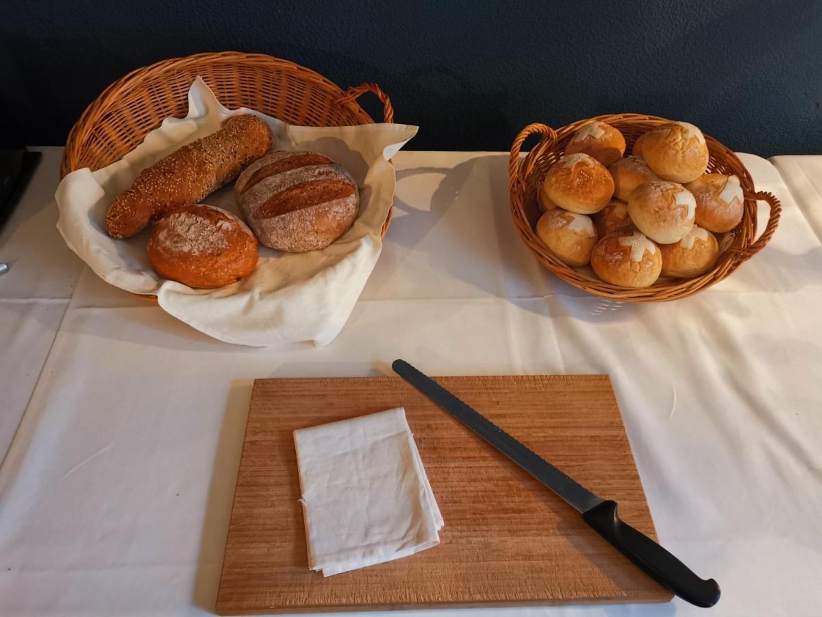 Hotel Restaurant Goldener Schluessel อัลท์ดอร์ฟ ภายนอก รูปภาพ