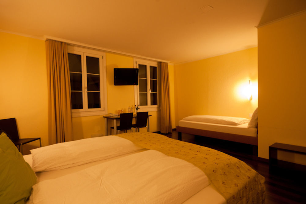 Hotel Restaurant Goldener Schluessel อัลท์ดอร์ฟ ภายนอก รูปภาพ
