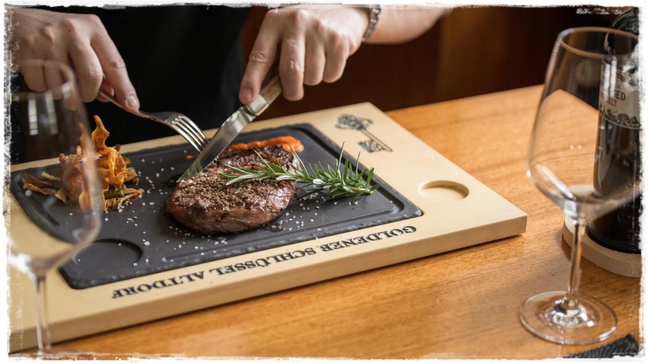 Hotel Restaurant Goldener Schluessel อัลท์ดอร์ฟ ภายนอก รูปภาพ